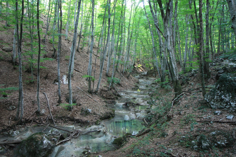 Crimea_Canyon_waterfalls